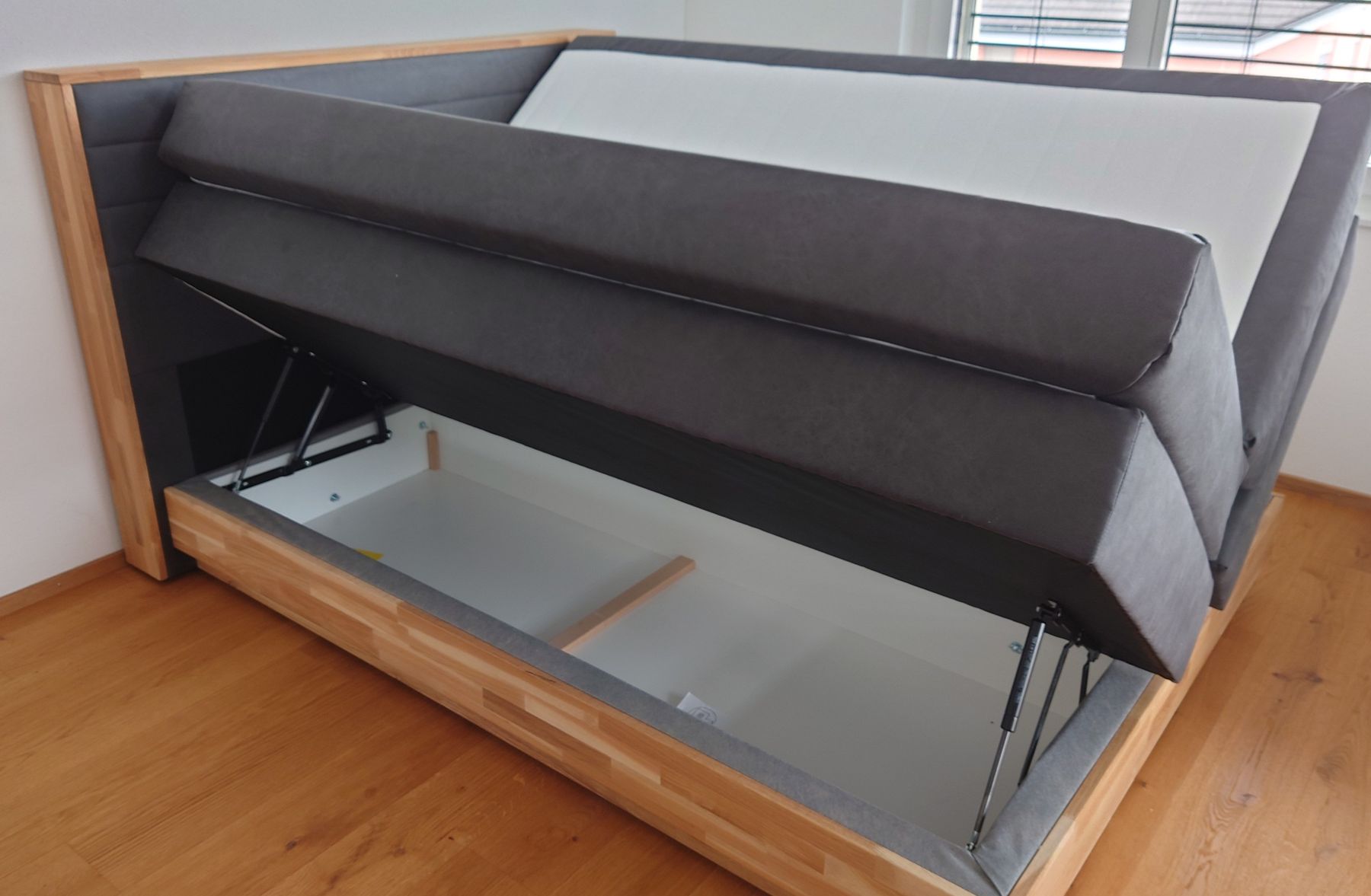 Letti: Boxspringbett Echtholz 160 x 200 cm – Nuovo (secondo la descrizione) da Hohenrain venduto da micaella82 1