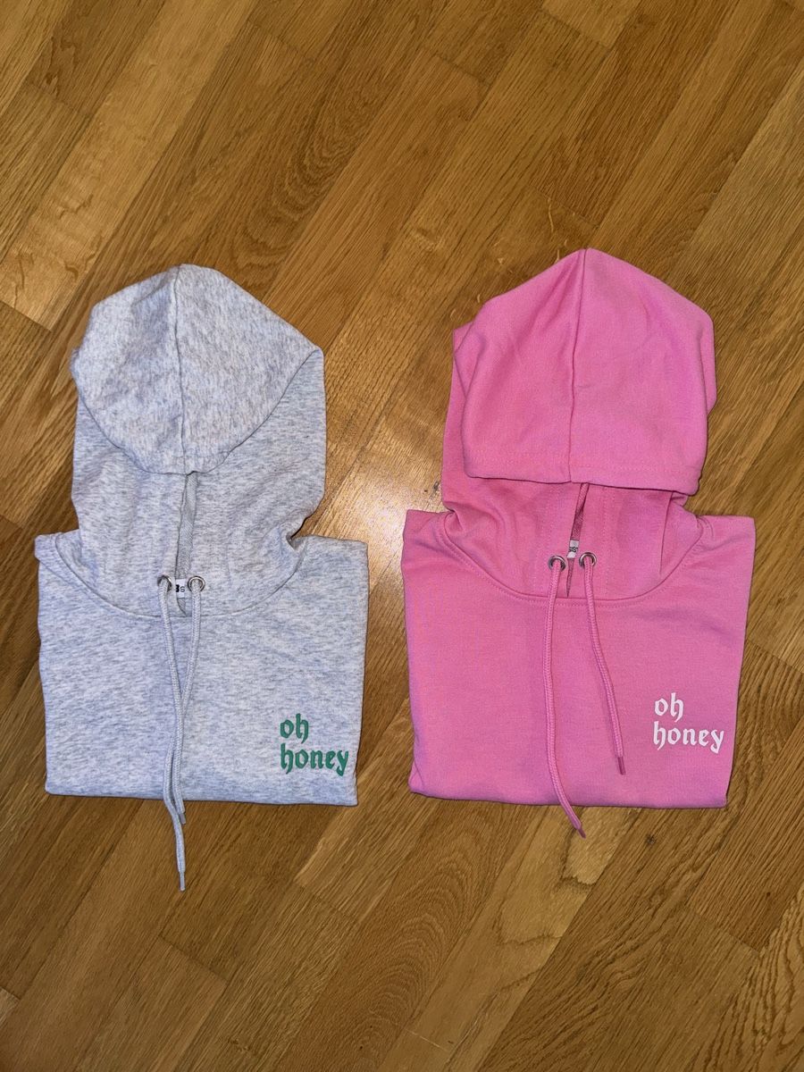 Pullover & Sweatshirts: Deux sweat avec capuche – Neu (gemäss Beschreibung) aus Cologny von PEACEANDLOVE