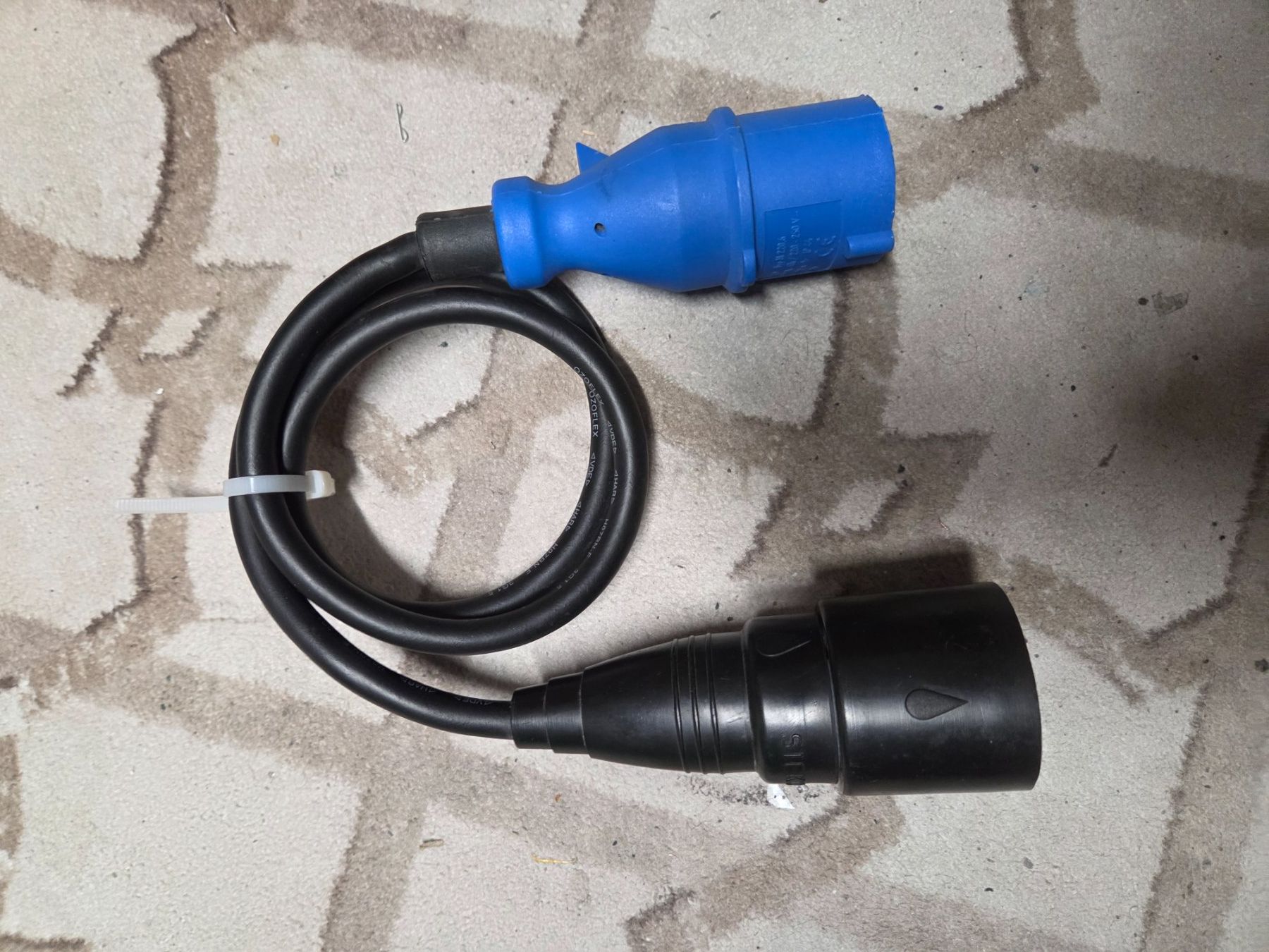 Unità & Adattatore: Adapter Stecker CEE 16a 3p Kupplung T13 1m – Usato da Zürich venduto da Alibaba1234 2