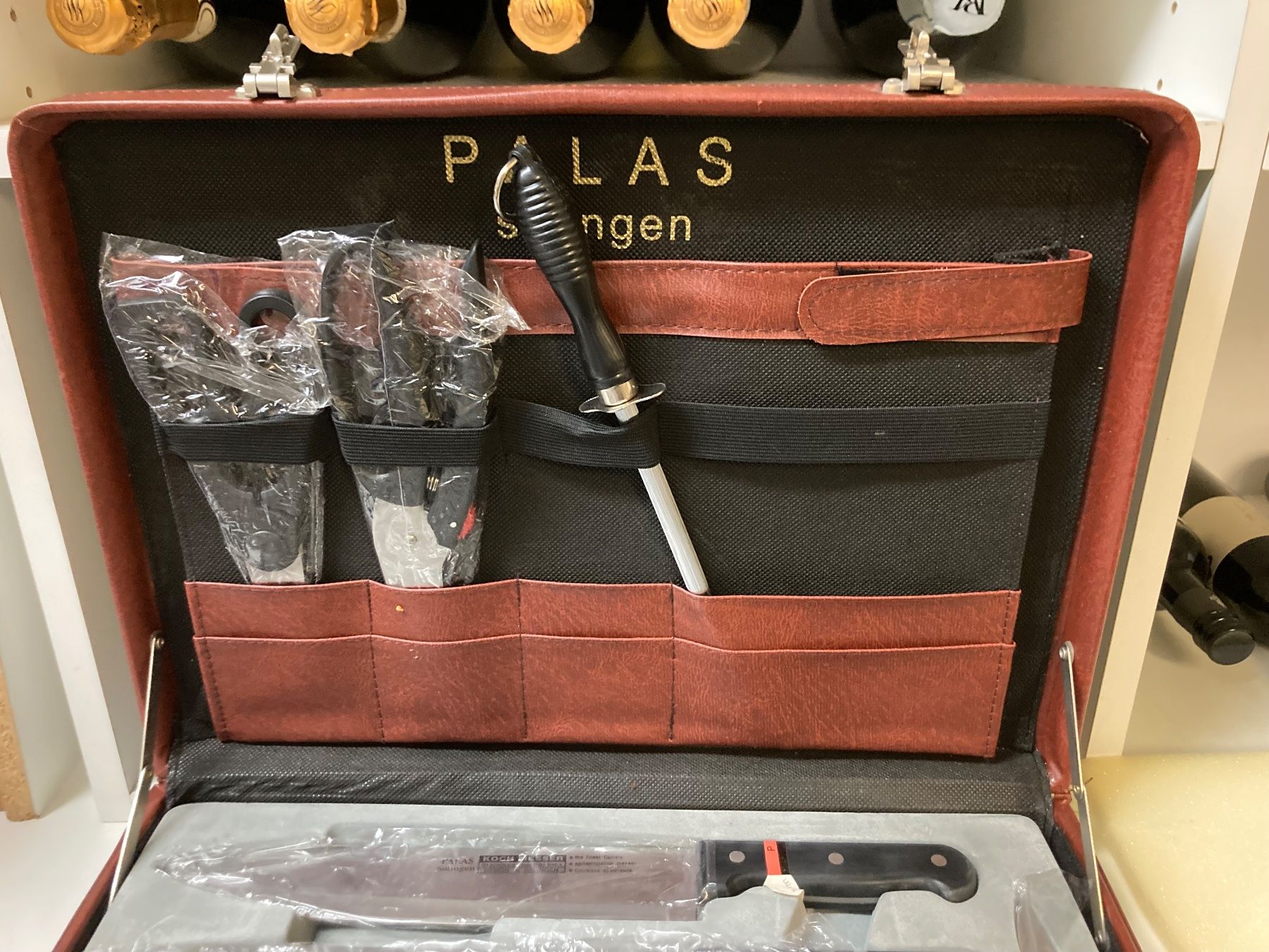 Set di posate: Besteck, Messer, Abziehstab, Koffer – Nuovo e nell'imballaggio originale da Küssnacht am Rigi venduto da alf_7tb5 2