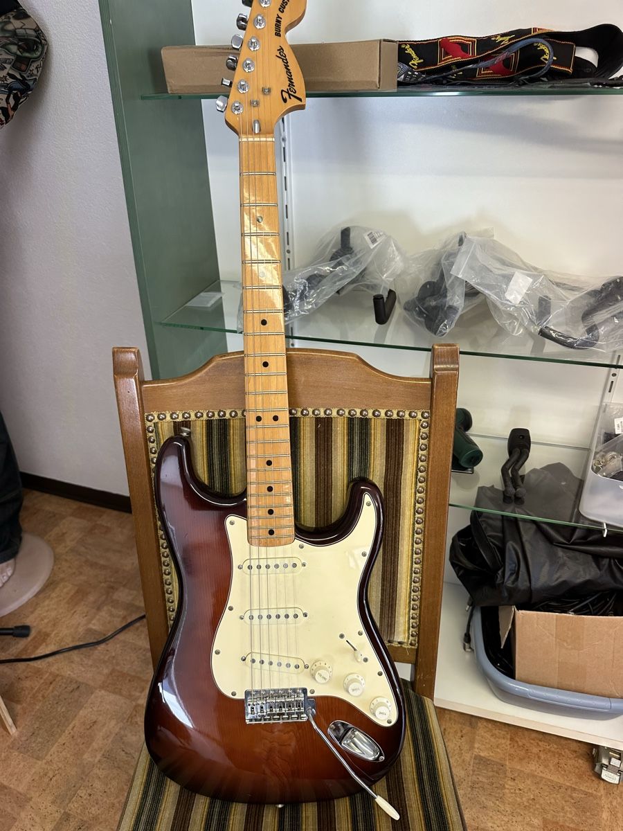 Strumenti musicali: Fernandes Stratocaster FST 70 1976 Burny custom – Usato da Tschierv venduto da Screamingwolfguitars