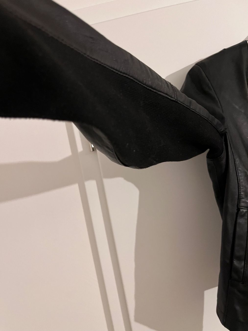 La Redoute Jacken: Soft Grey Lederjacke, schwarz, Grösse 38, Lammleder, neuw. – Gebraucht aus Küttigkofen von laeh 5