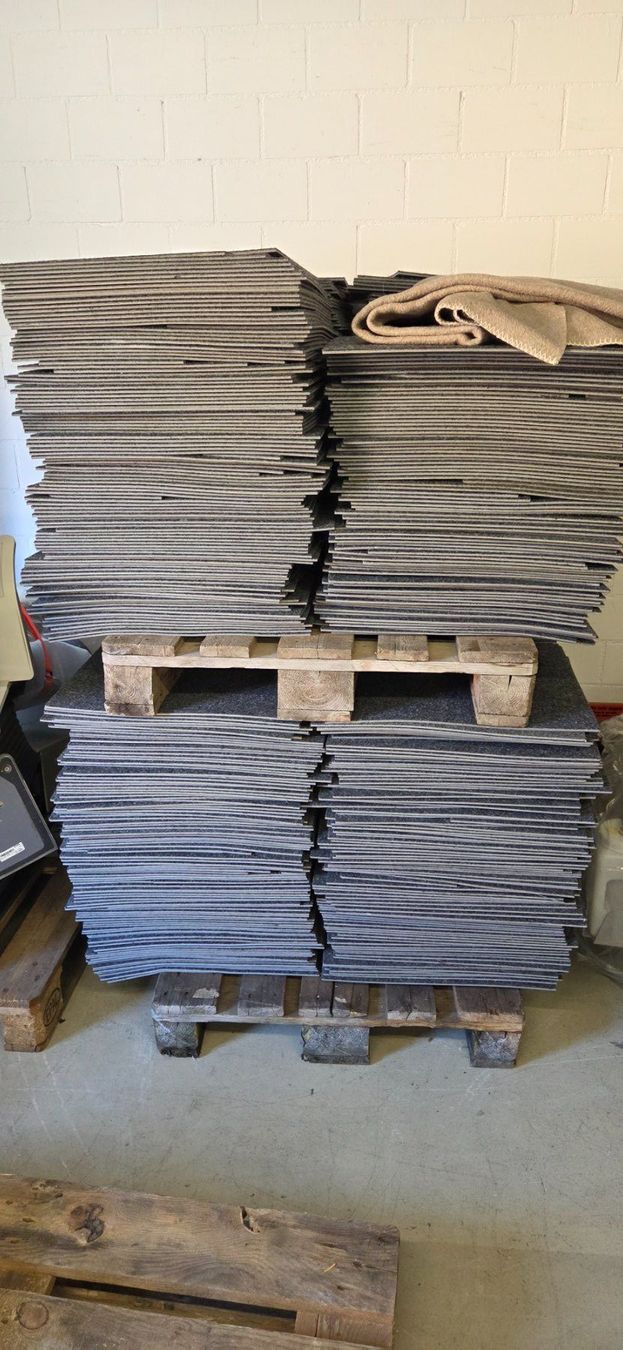 Tappeti: Teppich Kugelgarn 200 m2 – Usato da Daiwil venduto da haekl