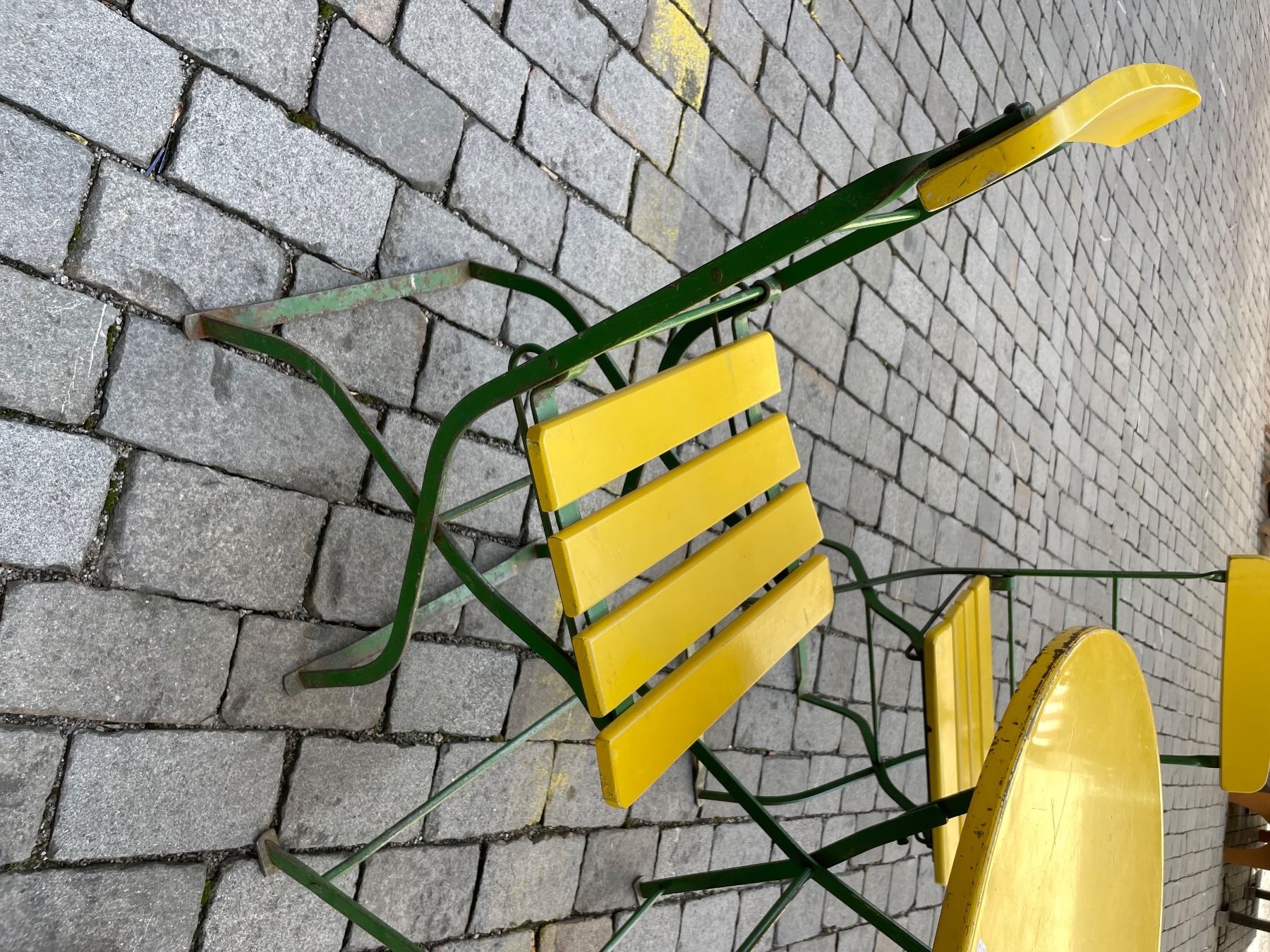 Tischset: Vintage Bistro Tisch mit Stühlen – Gebraucht aus Biel/Bienne von Rothar 3