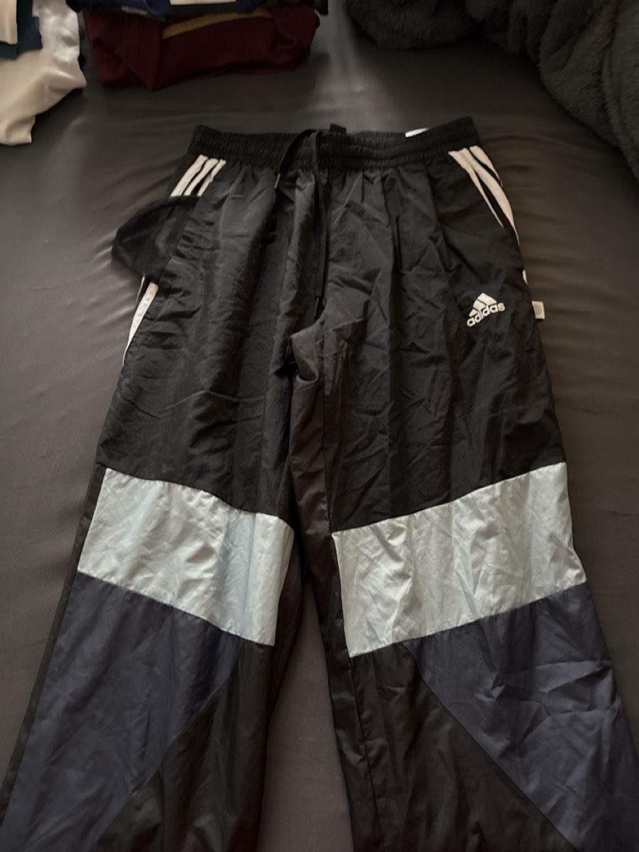 Completi: adidas trainingsanzug – Usato da Rudolfstetten venduto da sea_5pw7 1