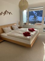 Schönes Holz Doppelbett
