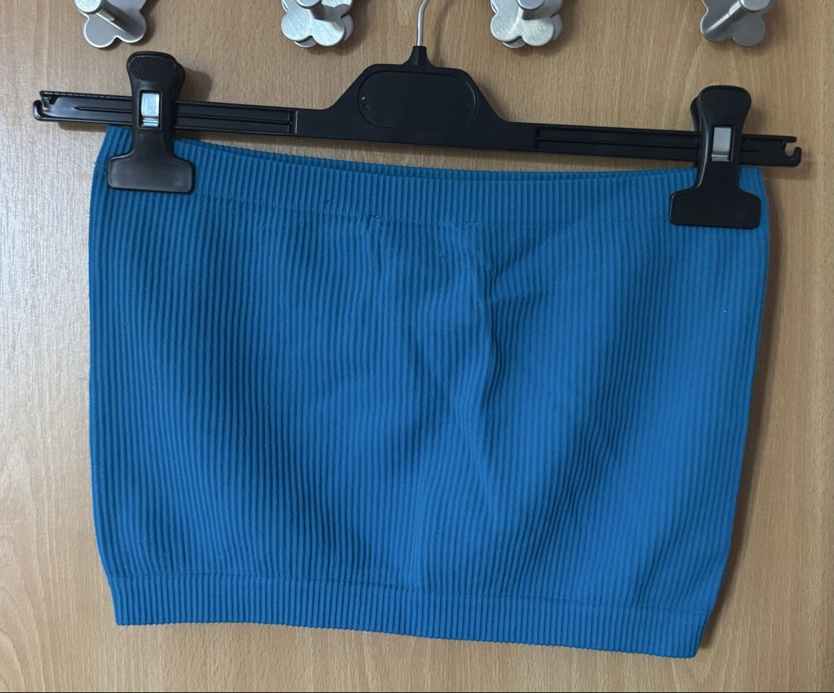 Pull&Bear Top: Top bandeau côtelé bleu – Nuovo (secondo la descrizione) da Ins venduto da maximal_30CHF 1