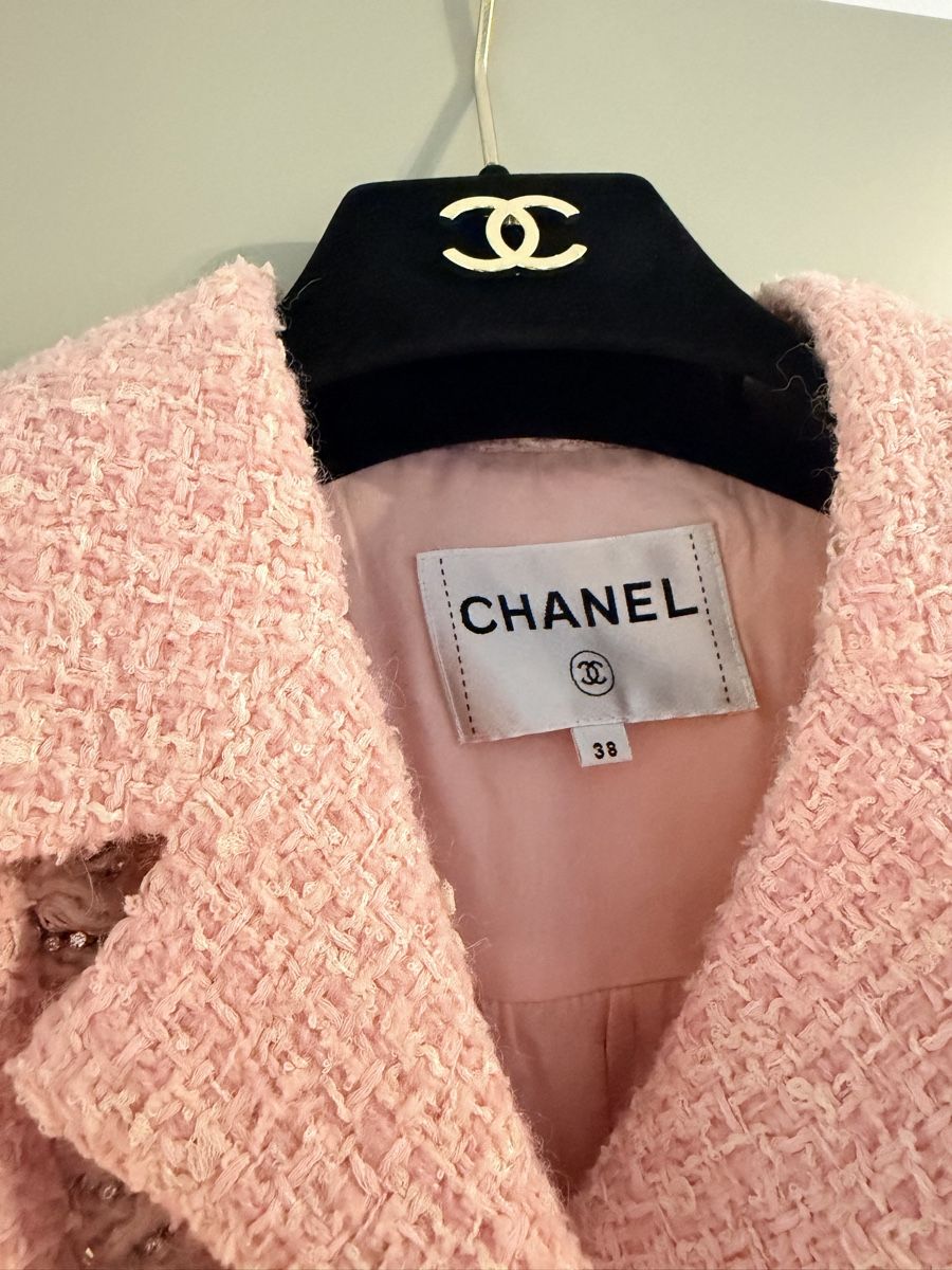 Chanel Giacche: Chanel 23K Pink Tweed Jacket 38 – Nuovo (secondo la descrizione) da Meilen venduto da ana_nln9 2