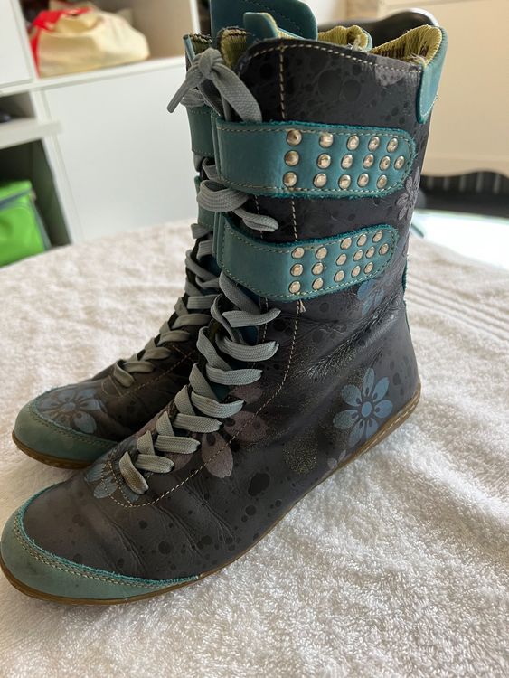 bottines brodées fleurs