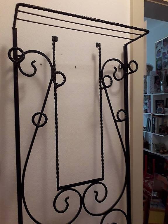 Porte manteau: garde-robe – D'occasion à Cheseaux-sur-Lausanne par riopacha 1