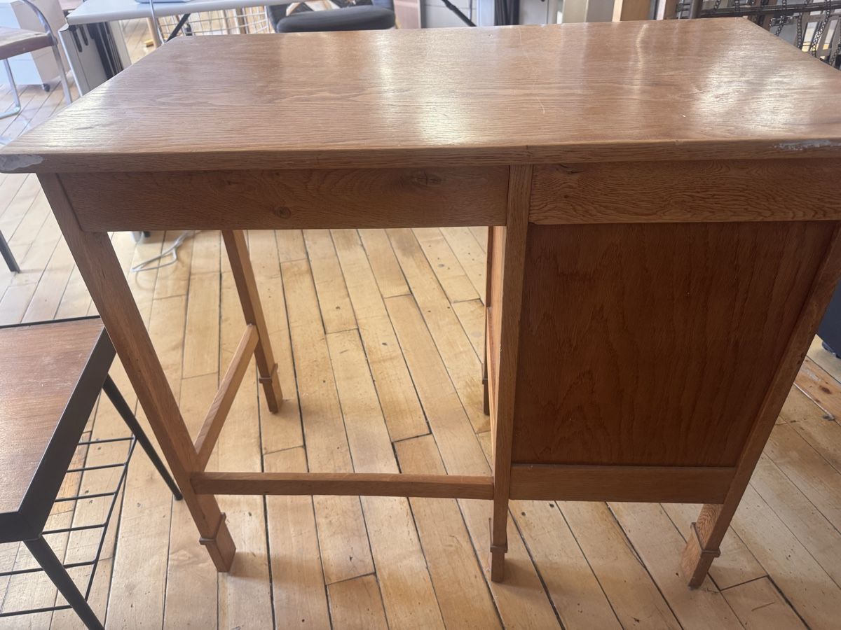 Schreibtische: Vintage Schreibtisch aus Eiche mit Schubladen – Gebraucht aus Murgenthal von casatualiq 4