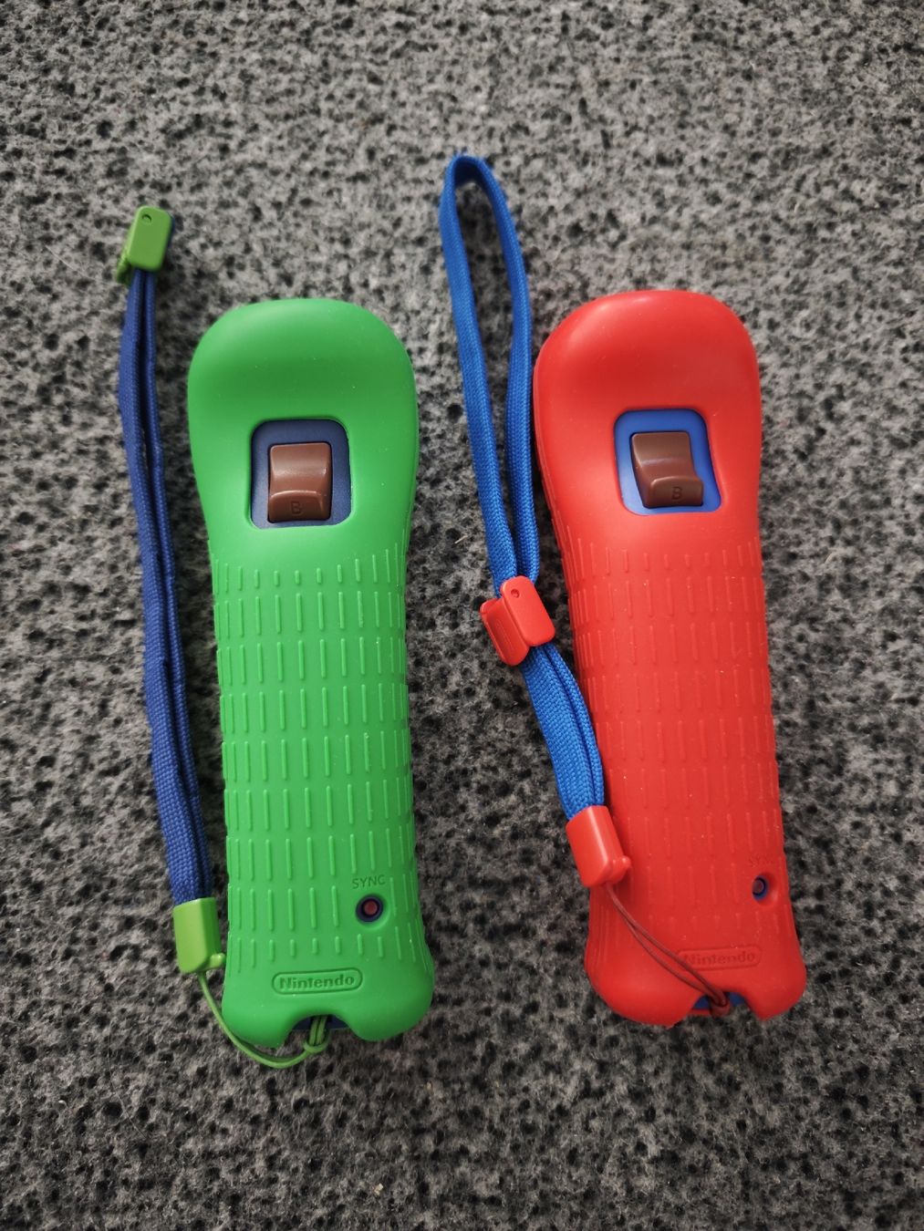 Nintendo Controller: Top Wii MotionPlus Controller Set Mario und Luigi – Gebraucht aus Leibstadt von Rova 1
