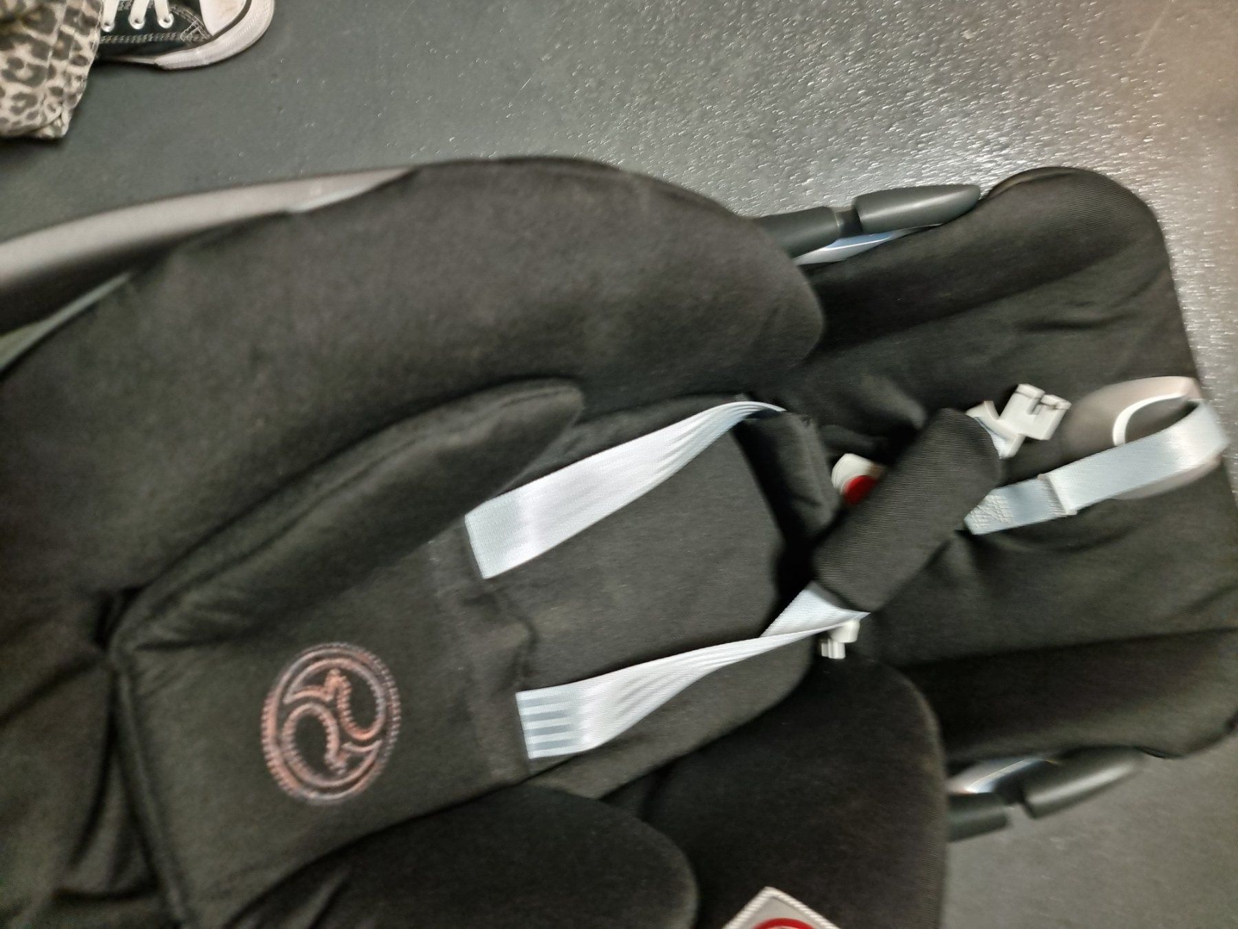 Cybex Seggiolini per auto: Cybex siège auto bébé - excellent état - noir! – Usato da Genève venduto da selmouta 1