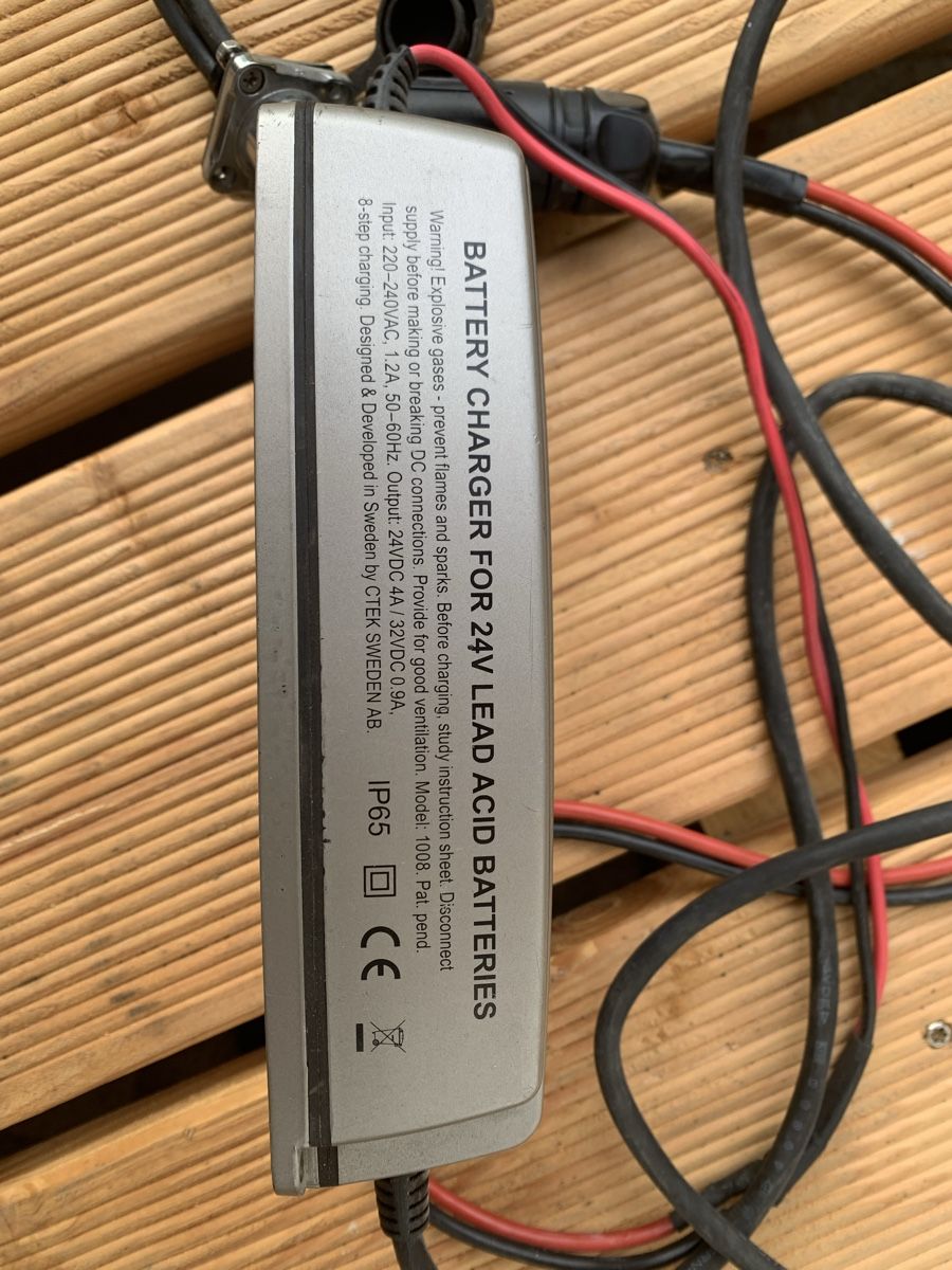 Ctek Caricabatterie: Chargeur CTEK 24v – Usato da Täuffelen venduto da Mitch67 2