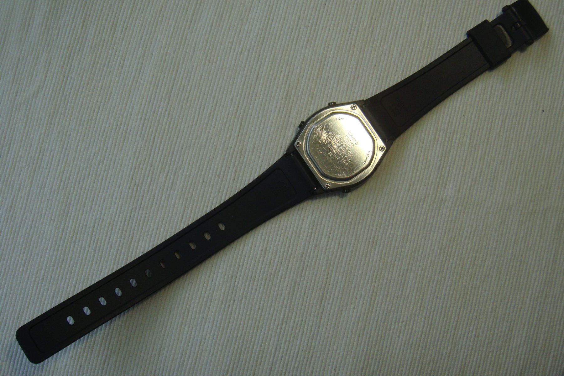 Casio Montres: Casio LW-204 – D'occasion à Emmenbrücke par kuhn4951 3