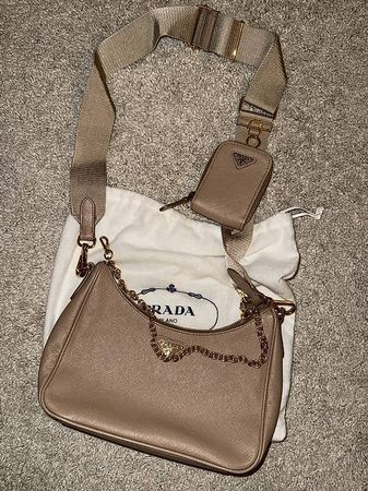 Prada Re-Edition 2005 Tasche aus Saffiano Leder