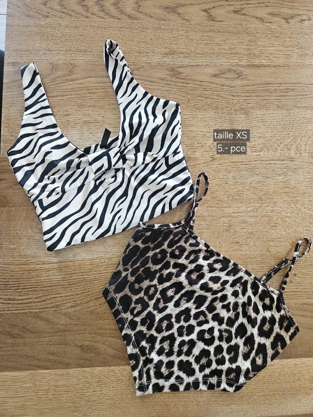 Tops: lot 2 hauts XS – Gebraucht aus Vétroz von sas_yln5