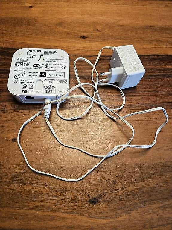 Philips Hub & Switch: Philips Hue Bridge – Usato da Winterthur venduto da diiimiiitriii 1
