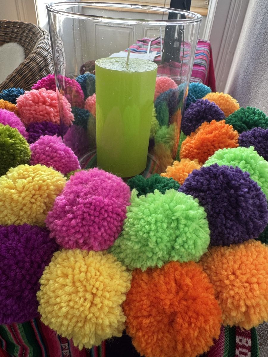 Tutte le decorazioni: Kranz mit bunten Pompons und Kerze – Nuovo (secondo la descrizione) da Biel/Bienne venduto da Tibet20 2