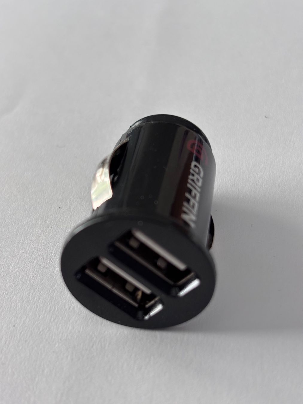 Batterie-Ladegeräte: Griffin Doppel-USB-Kfz-Ladegerät – Gebraucht aus Balsthal von Uroby 1