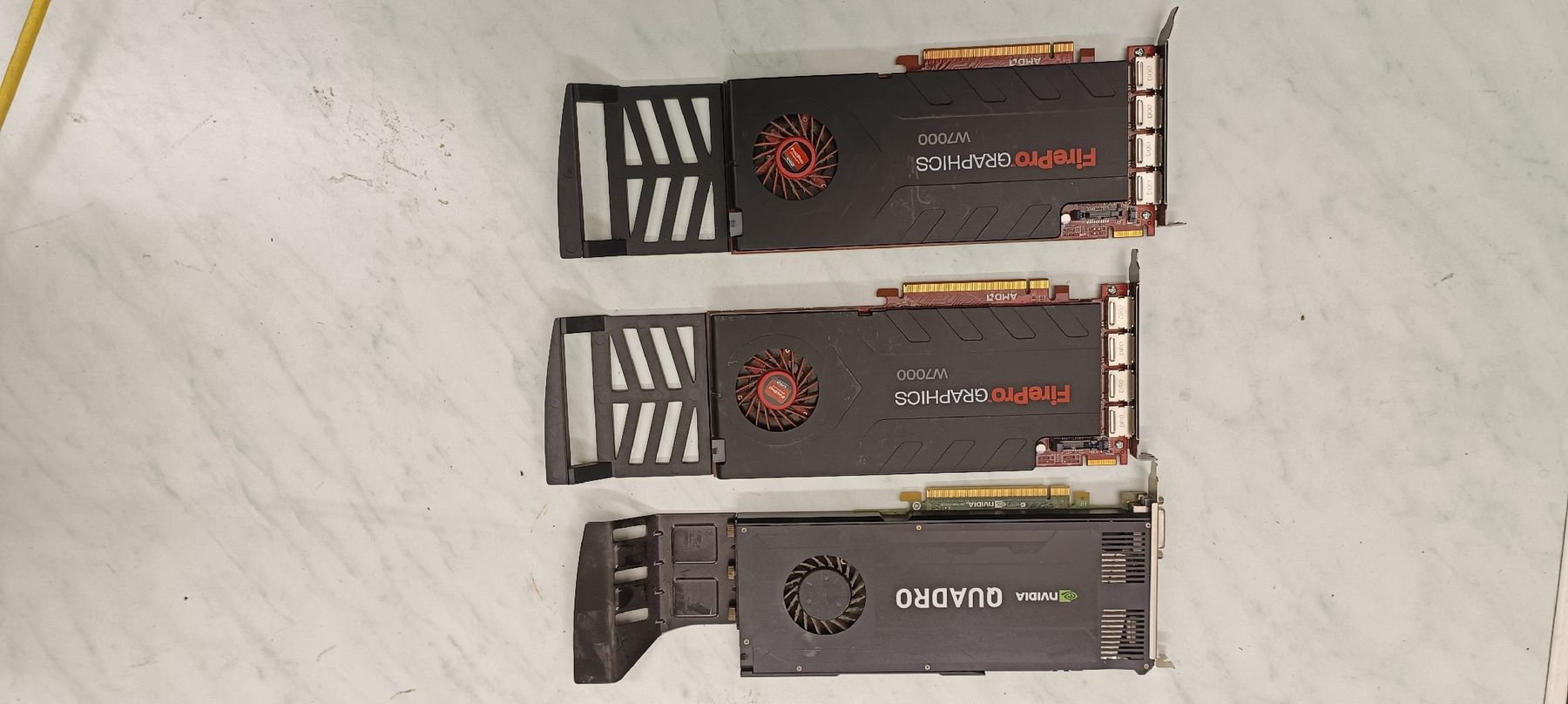 Schede grafiche: Workstation Grafikkarten AMD FirePro W7000 / NVIDIA Quadro – Usato da Pfäffikon ZH venduto da K-V-M