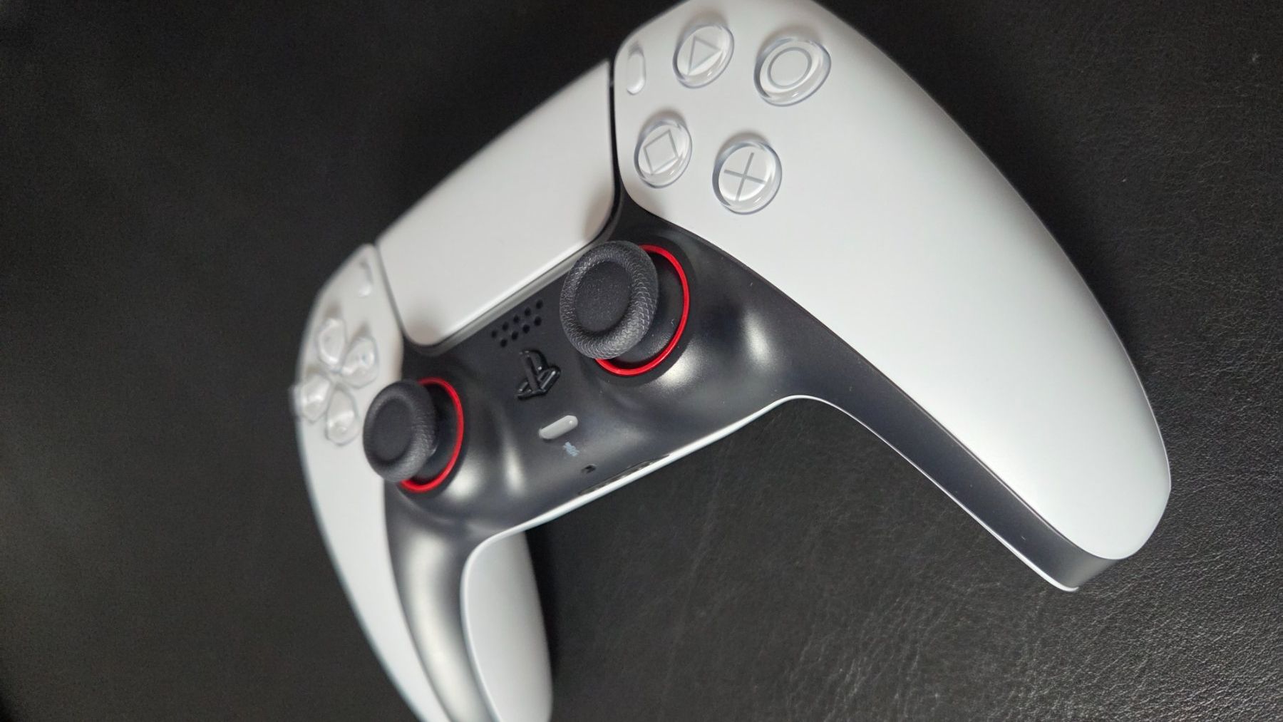 Sony Manettes: Ps5 Controller mit Hall Effect Joystick. Neuste Version. – D'occasion à Suhr par Afterburner84 1