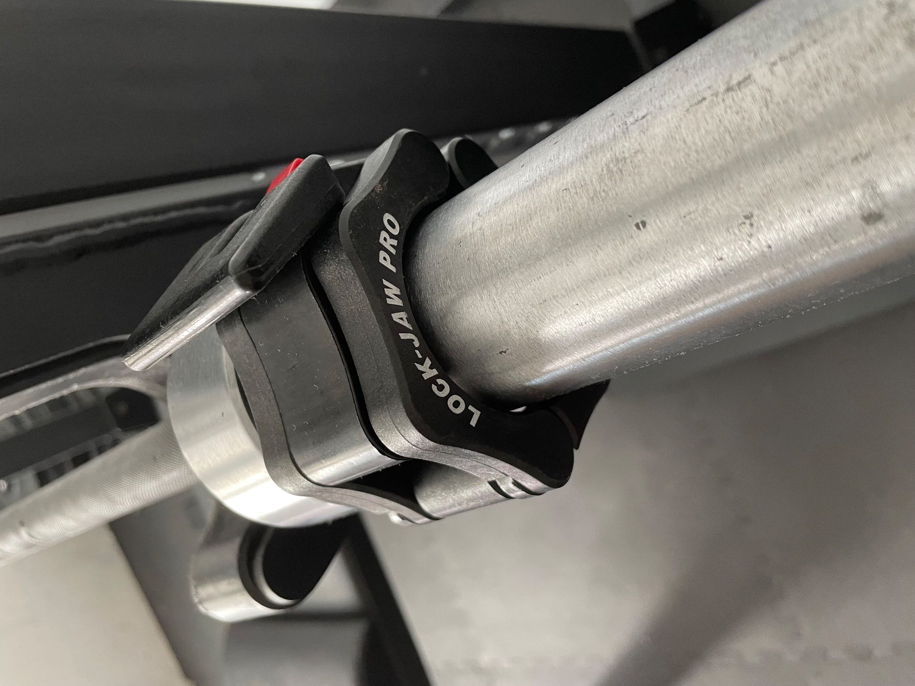 Hanteln & Gewichte: Crossequip Langhantel inkl Rack und Gewichte – Gebraucht aus Ottenbach von  3