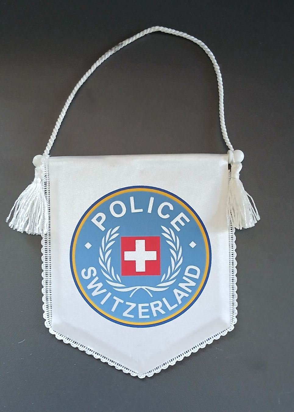 Tutte le decorazioni: Wimpel – Usato da Galgenen venduto da flexvertebra