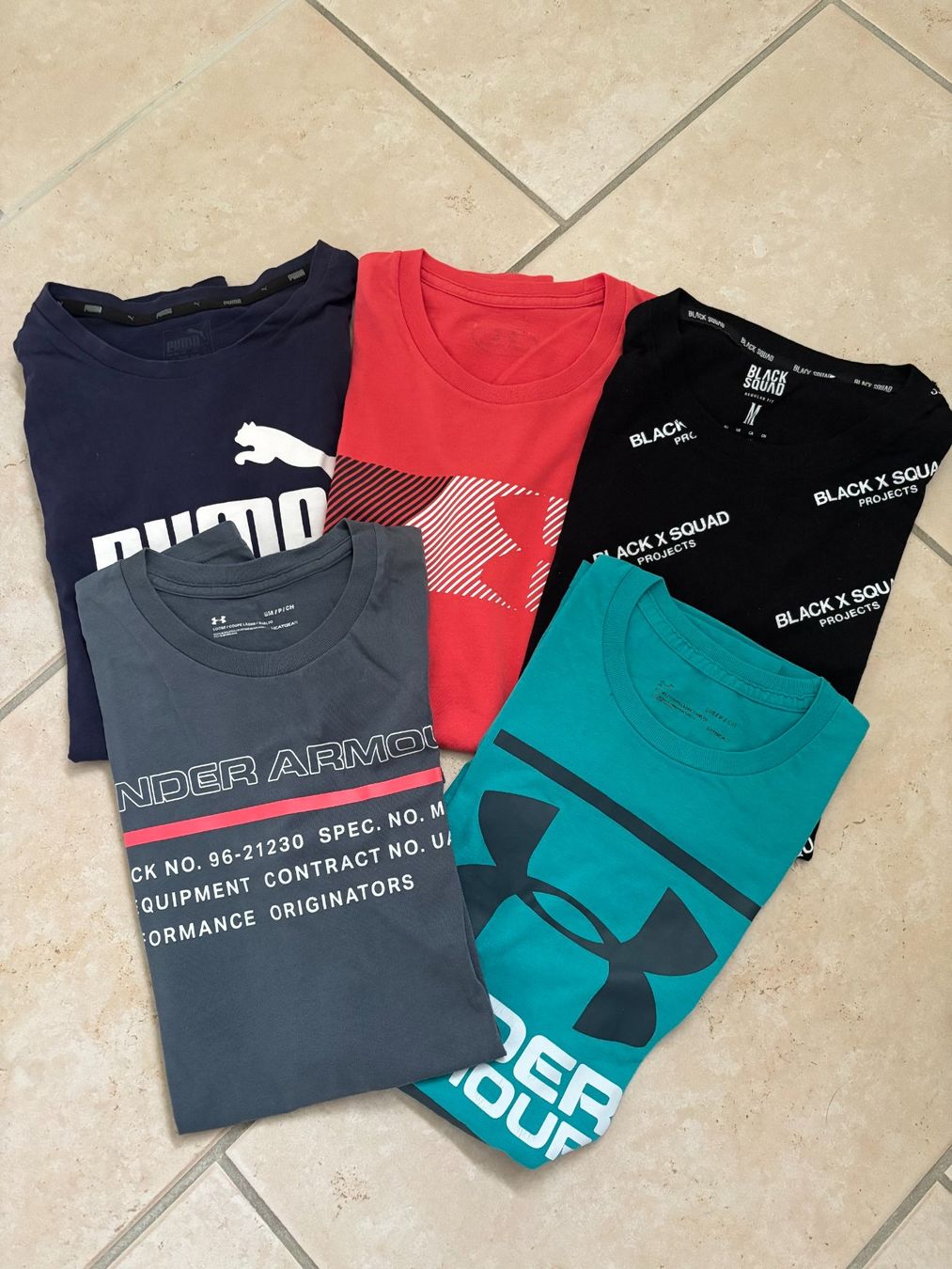 Lotti di vestiti: T-Shirt-Set Gr. S/M 5 Stk. – Usato da Biel-Benken BL venduto da Bergerr