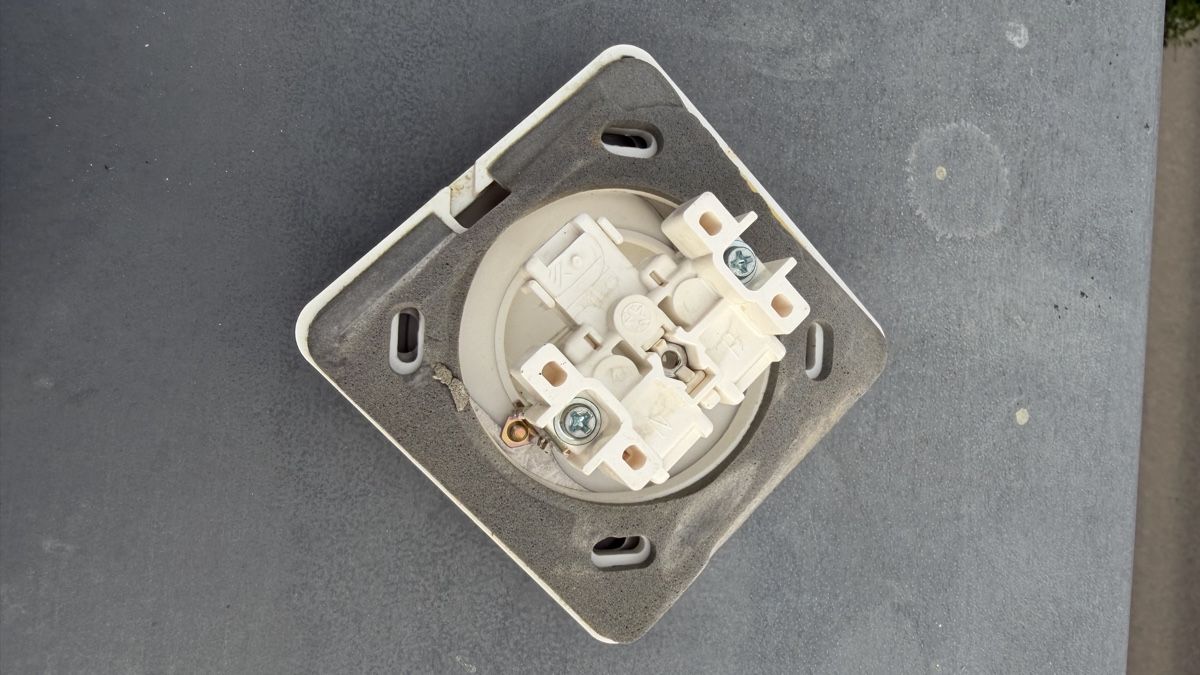 Feller Stecker: Feller 1x T13 NUP  – Gebraucht aus Wolfwil von Poulet60 1