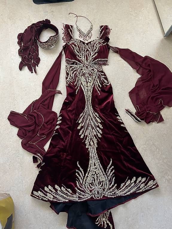Vestiti: Hennakleid / Kaftan – Usato da Zürich venduto da yan_r7k6
