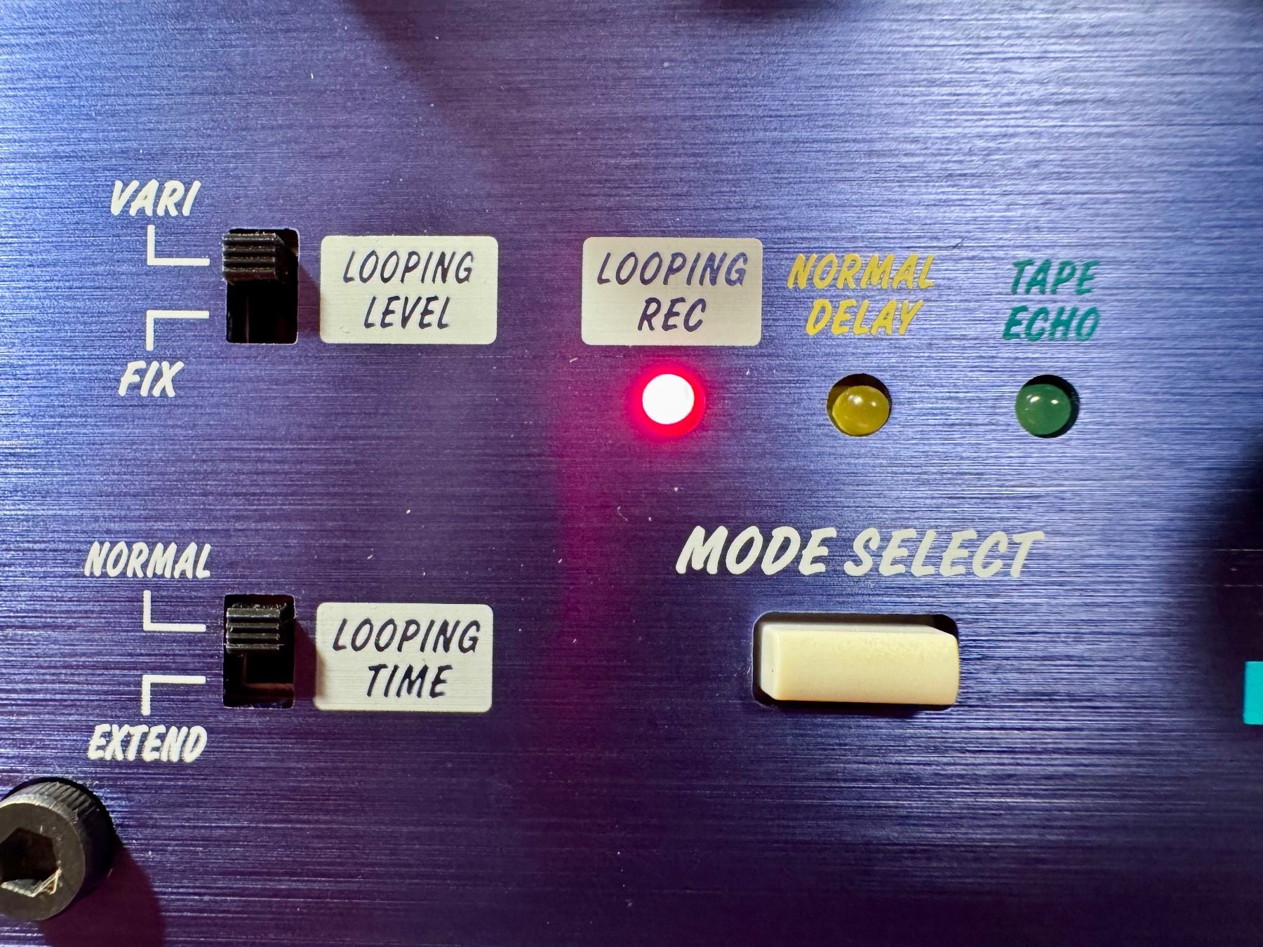 Instruments de musique: Akai Headrush E2.   Effektgerät für E-Gitarre – D'occasion à Nidau par cocodo 6
