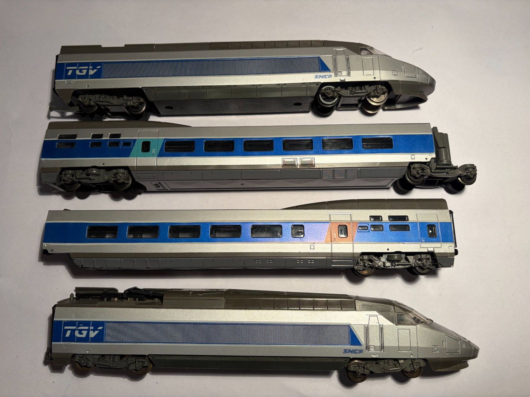 Lima Modellini di ferrovie: Lima TGV grau Komposition 4 teilig, DC Analog – Usato da Buchrain venduto da Modellbahn11 1