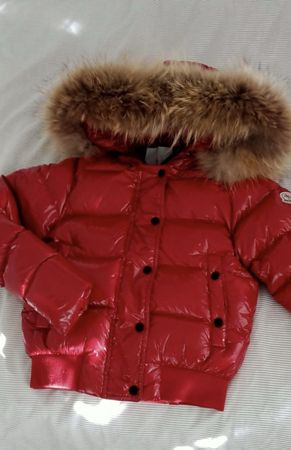 Moncler Daunenjacke Rot mit Pelz
