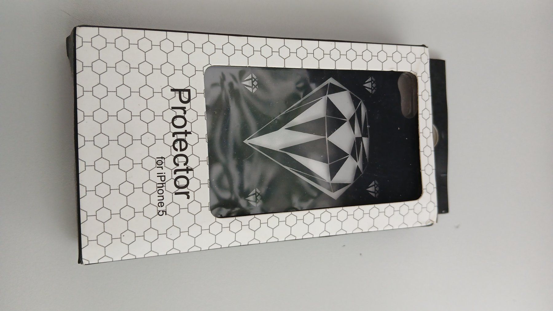 Apple Covers & Schutzfolien: Coque Iphone 5 – Neu und originalverpackt aus Grand Lancy von ampoule