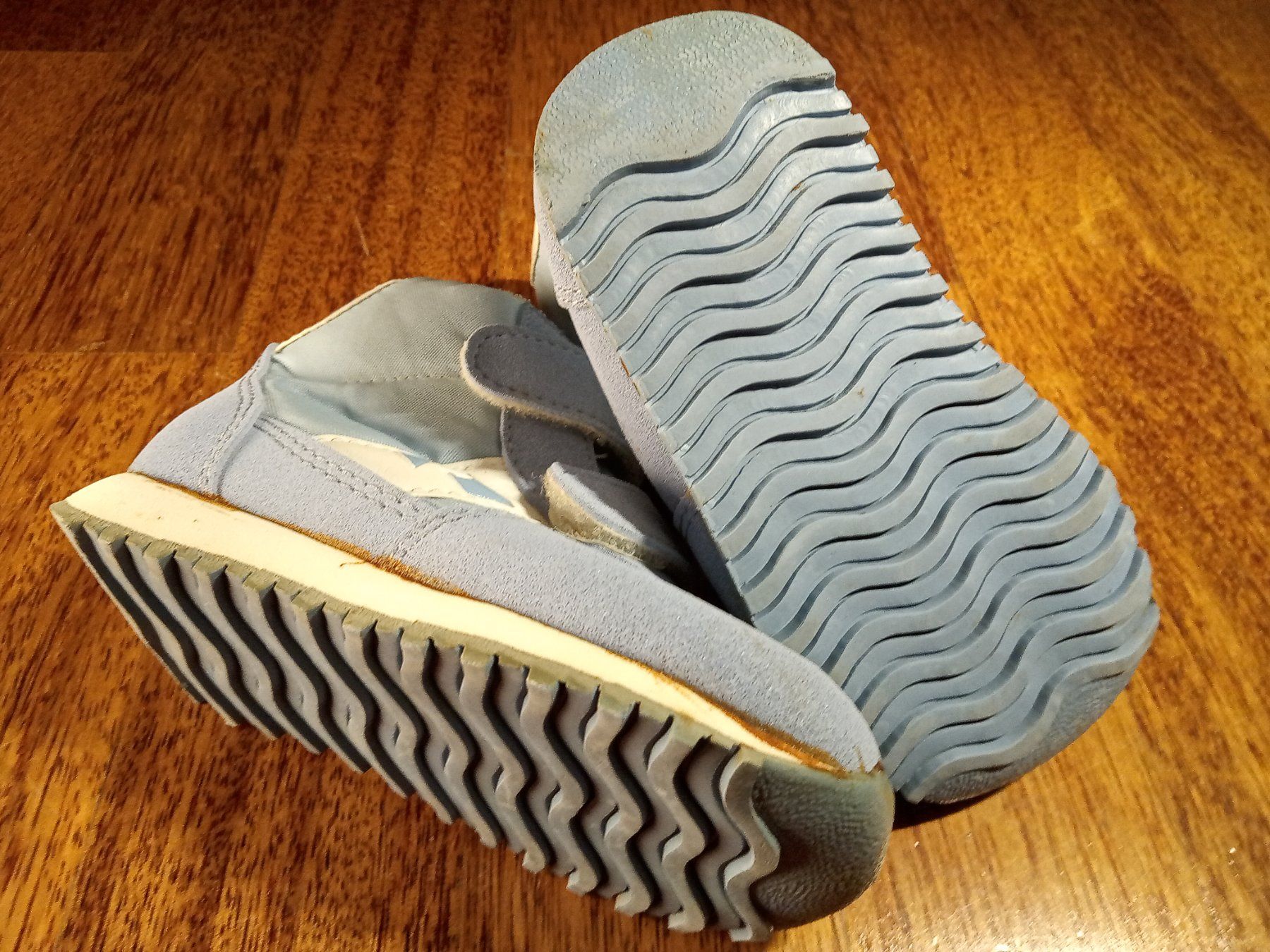 Scarpe per ragazzi: Turnschuhe Sneaker Grösse 22 – Usato da Büren SO venduto da swelch 7