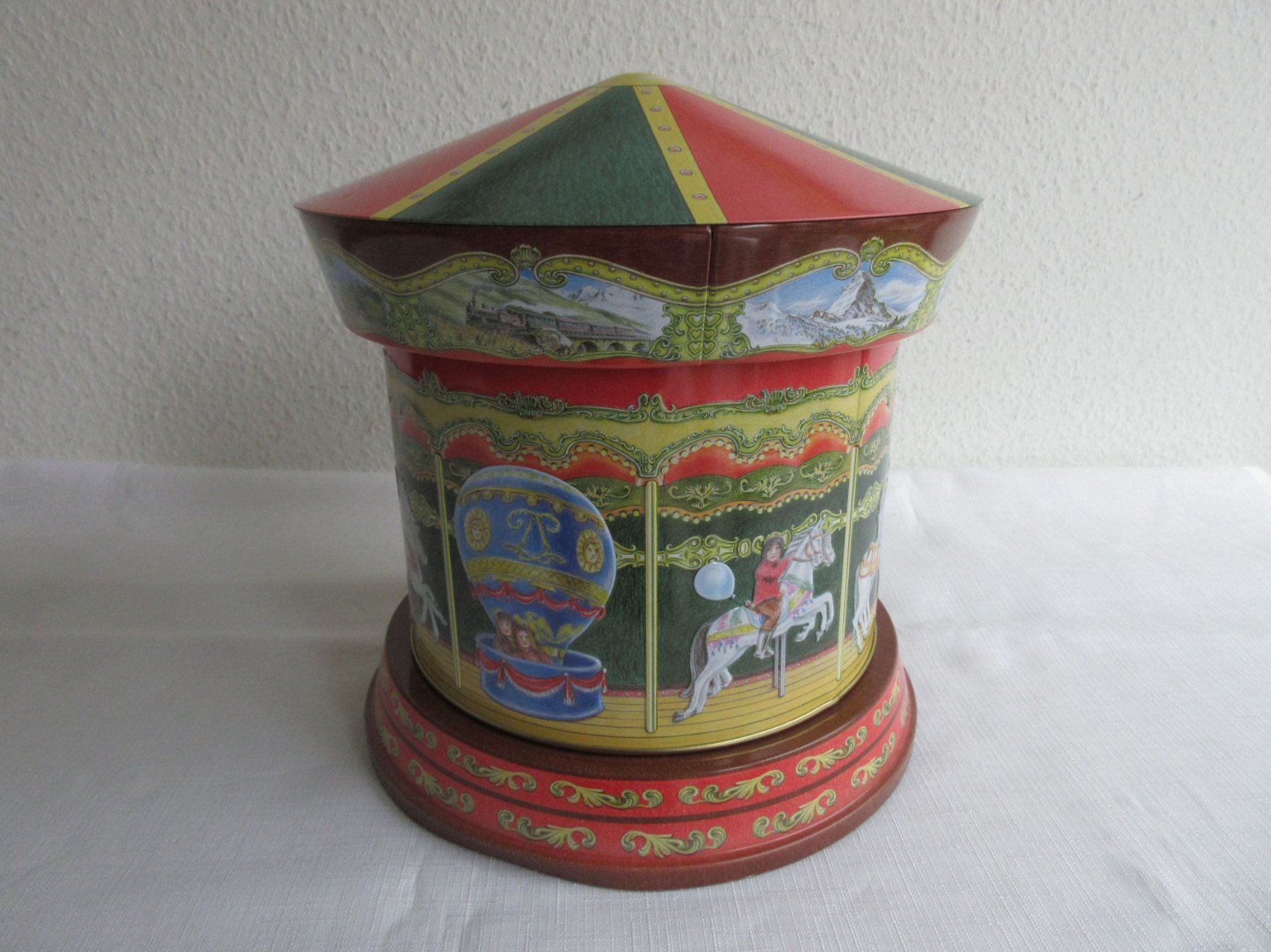 Carillon: Karussell-Dose vom Läckerli Huus, 2011 – Usato da Binningen venduto da Oldfashion 1