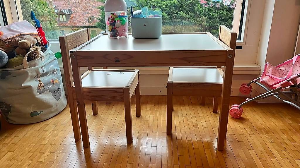 Tische: petite table enfant IKEA. – Gebraucht aus Le Grand-Saconnex von luc_6kxp 1