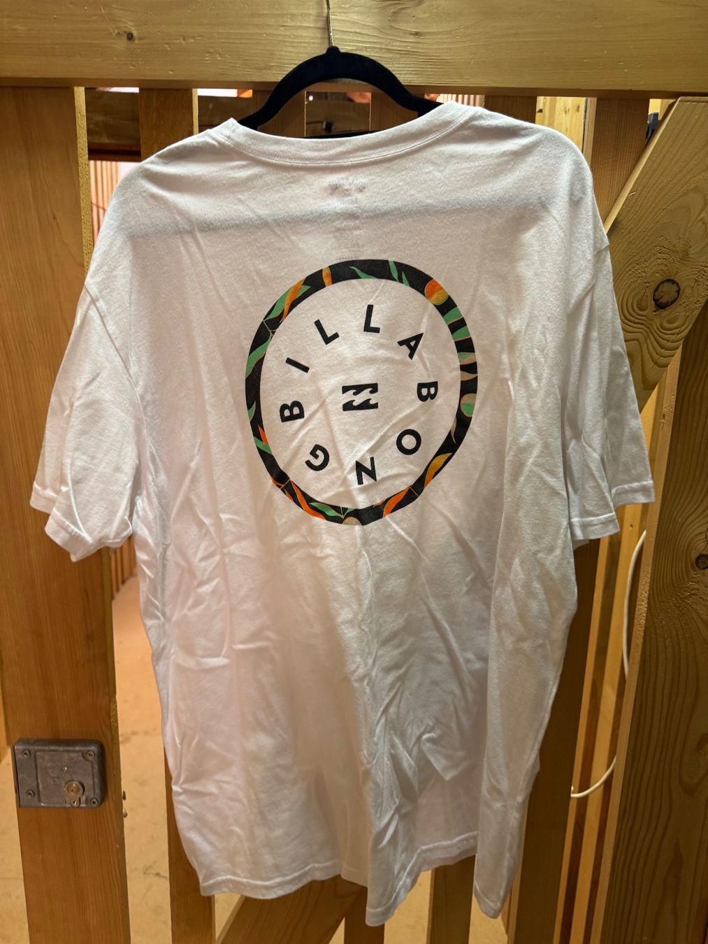 Billabong T-shirt: T-shirt Billabong – Nuovo (secondo la descrizione) da Thalwil venduto da Caddierider 1