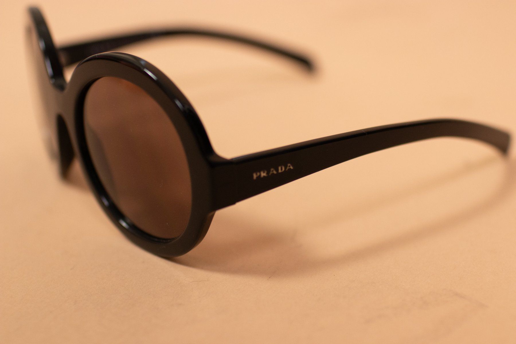 Prada Brillen & Gläser: Oversized PRADA Sunglasses – Gebraucht aus Hombrechtikon von BAZ-Vintage 5