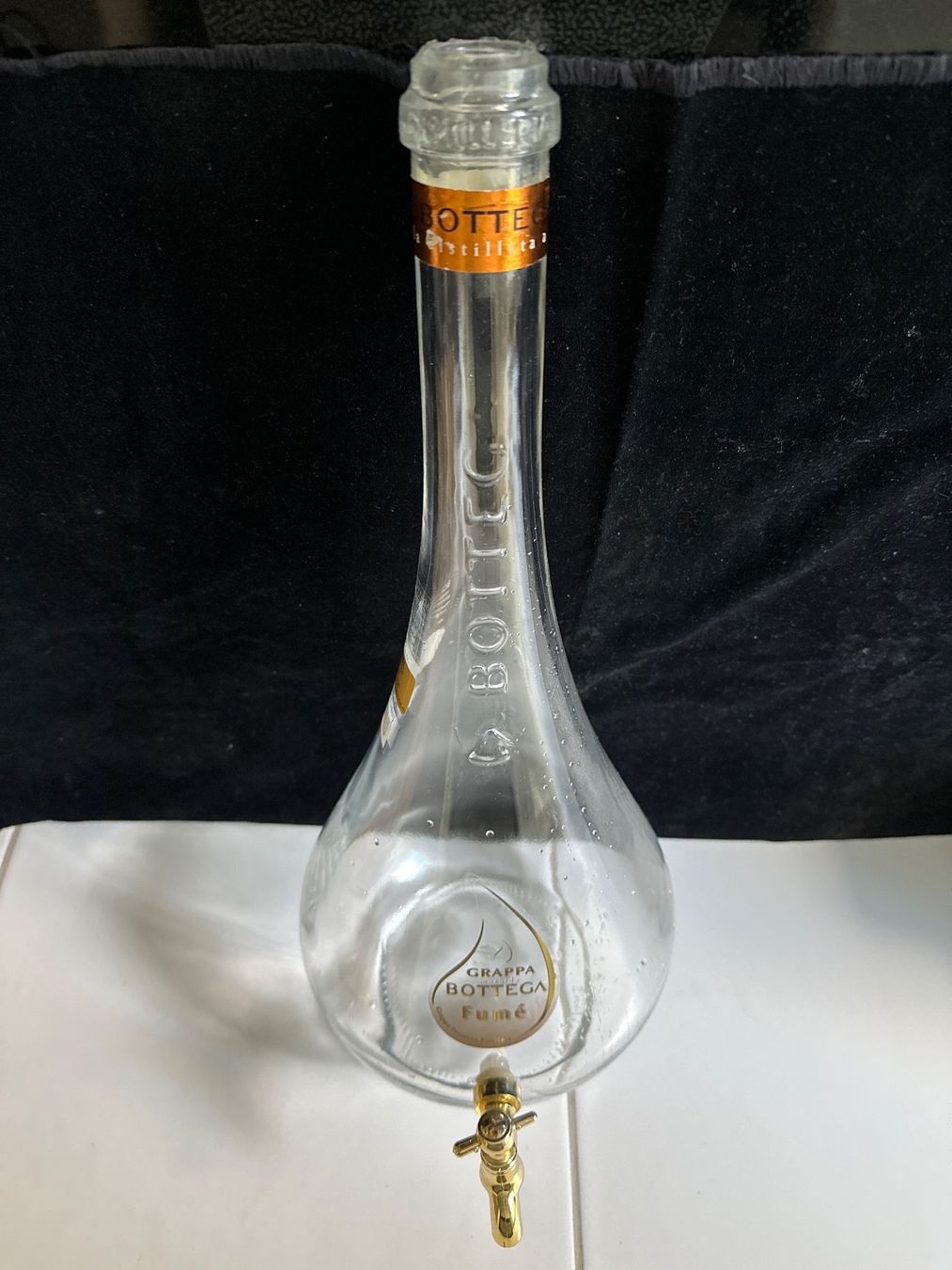 Autres: Grosse, leere Grappa-Flasche mit mit Hänchen – D'occasion à Zürich par Chaeffeler 3