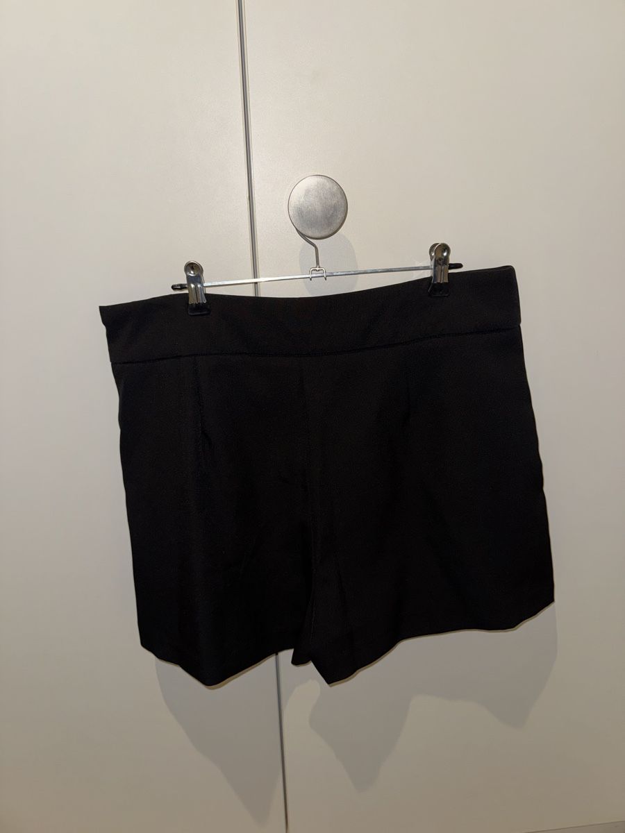 Gonne: Short jupe-culotte noir  – Nuovo e nell'imballaggio originale da Renens VD venduto da Fleurg10 2