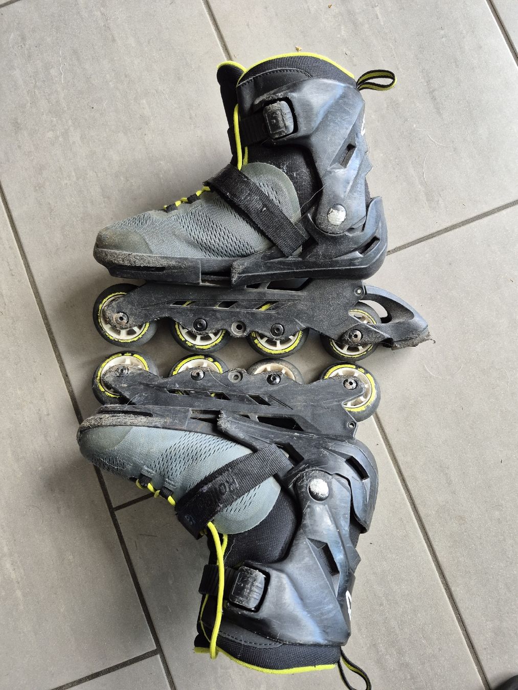 Pattini in linea & Pattini a rotelle: Rollerskates Kinder Gr. verstellbar 35.5 - 40.5 – Usato da Utzenstorf venduto da Nad98 2