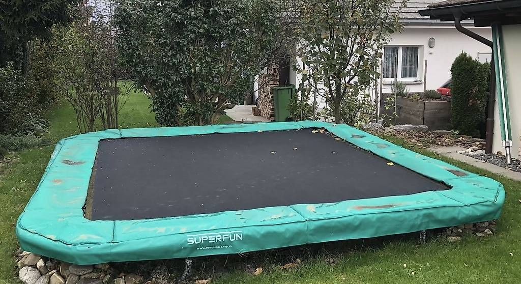 Trampoline: Profi-Trampolin 4 x 4m - Superfun – Gebraucht aus Mettmenstetten von rutschi007