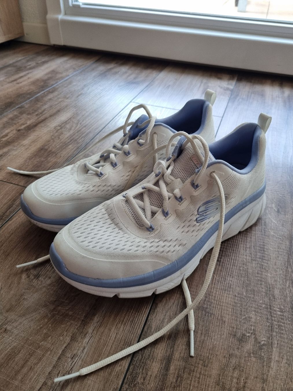 Skechers Damenschuhe: Sketchers Turnschuhe – Gebraucht aus Langenthal von van_tm9l