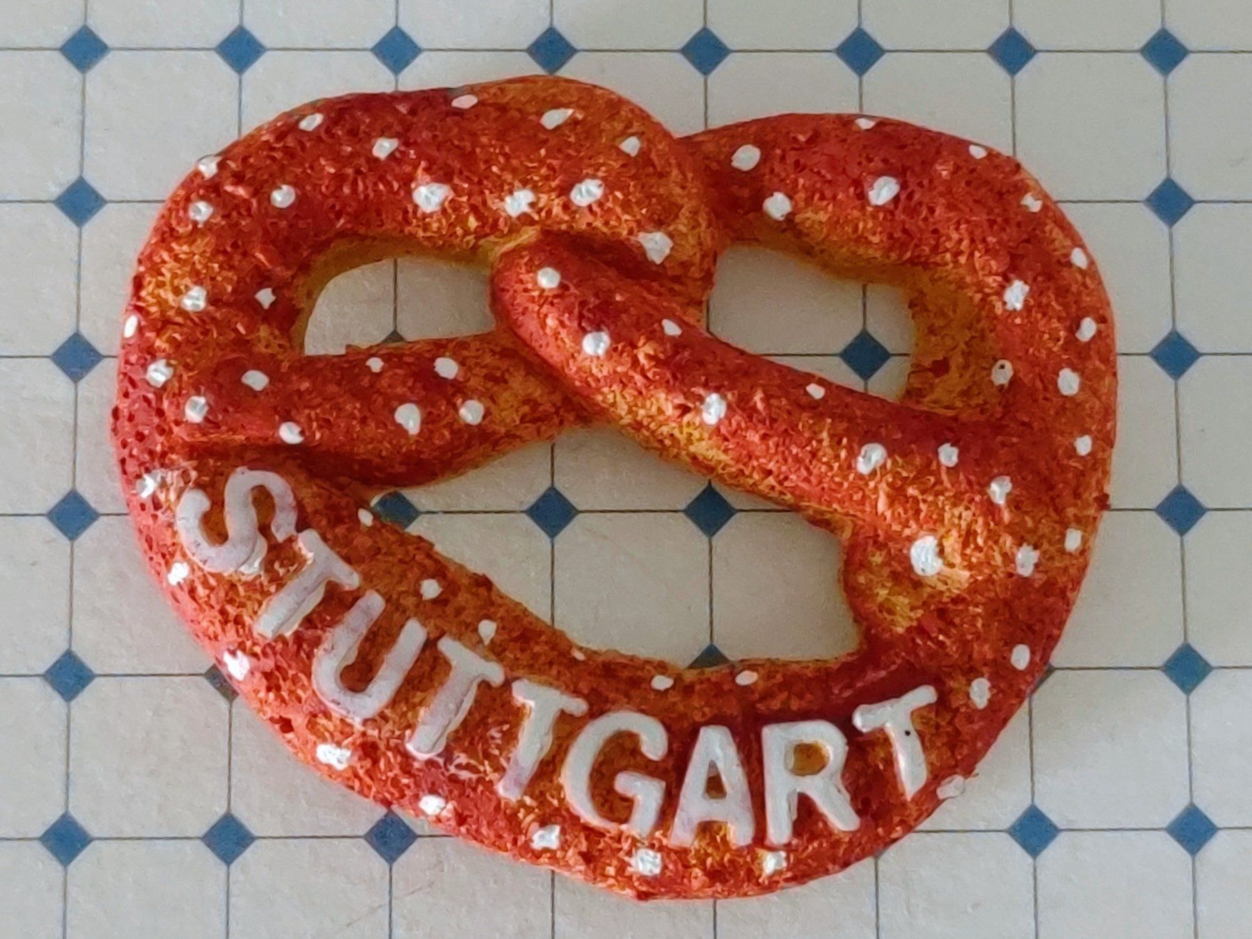 Calamite: Magnet “Stuttgart“ Bretzel – Nuovo (secondo la descrizione) da Rüti ZH venduto da Prostias