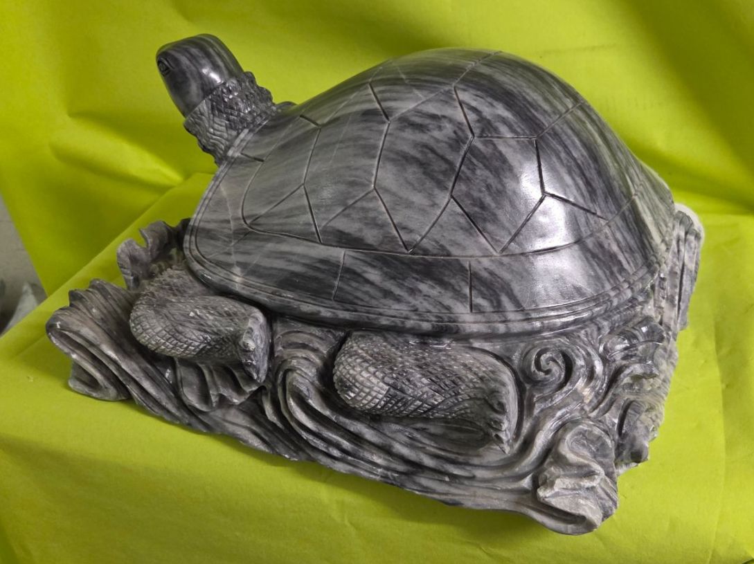 Sculture & Statue: Massive Schildkröte aus Marmor – Nuovo (secondo la descrizione) da Roggliswil venduto da Mabelco