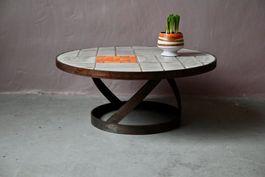 Table basse brutaliste acier brossé et céramique