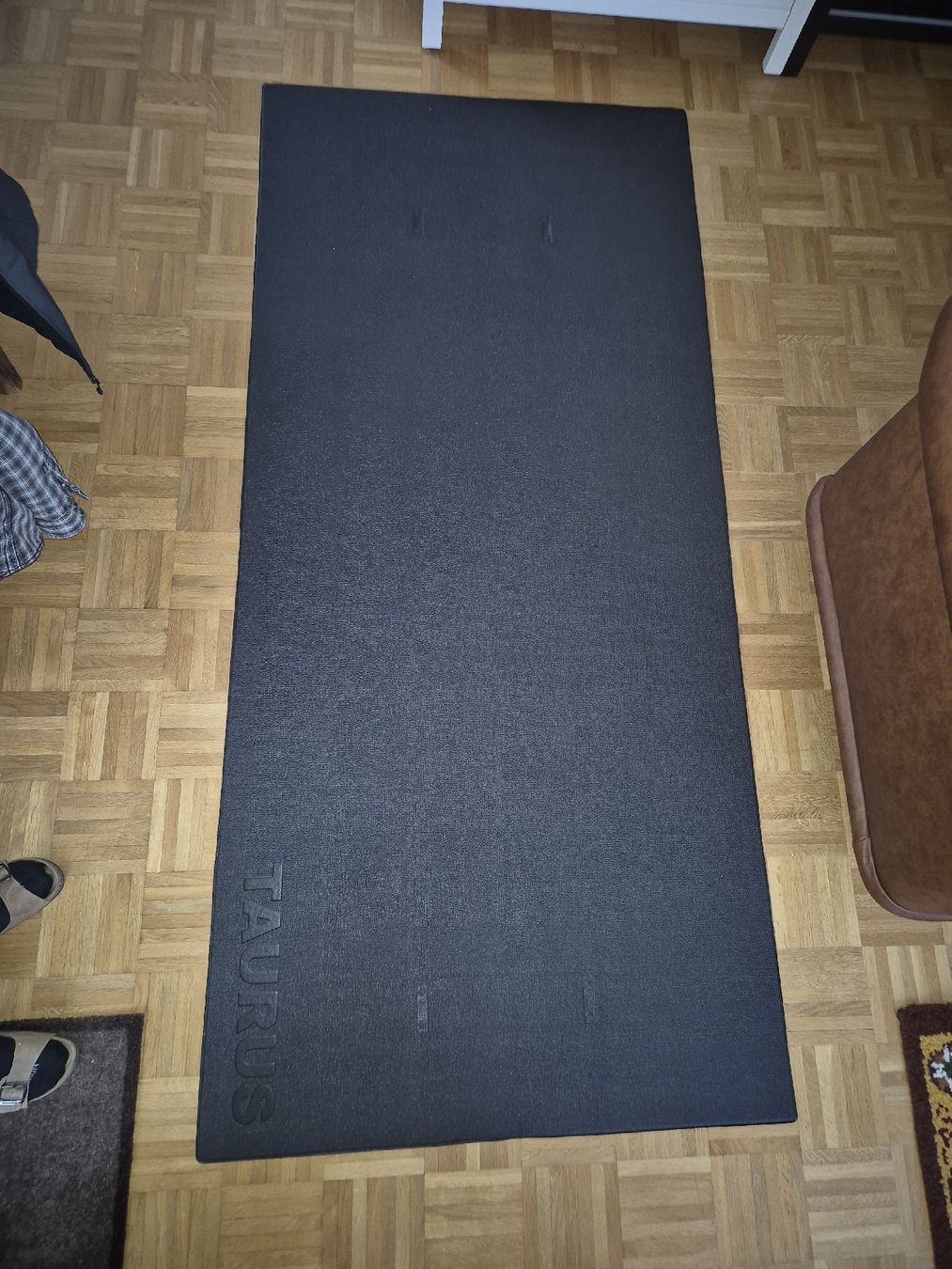 Taurus Bodenmatten: Bodenschutzmatte TAURUS 220 × 100 cm – Gebraucht aus Sempach Station von Schwand1 2