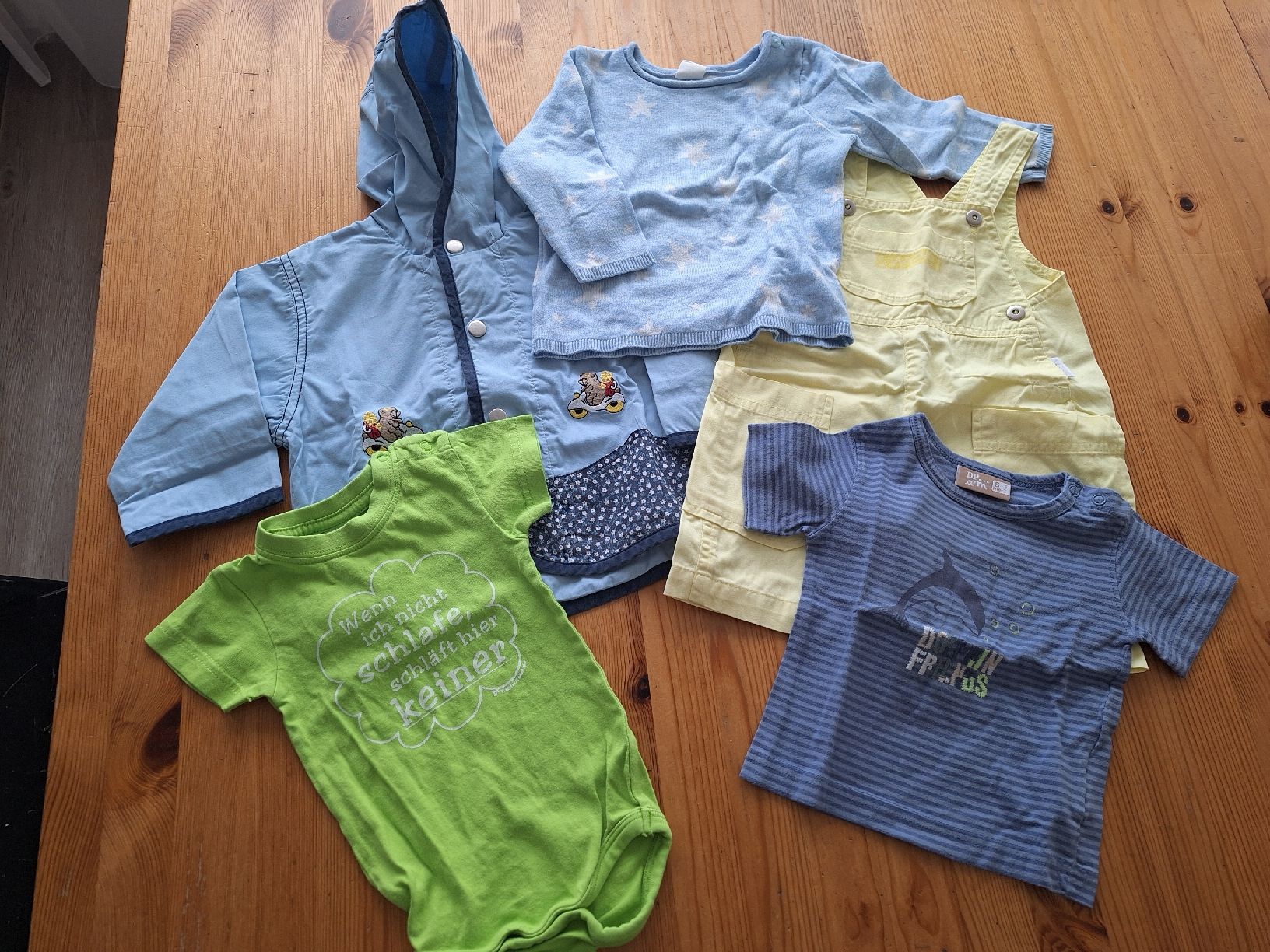 Lotti & Set di vestiti: Süsses Mädchen Sommet-Set, Grösse 68 – Usato da Aesch BL venduto da ChezToKa